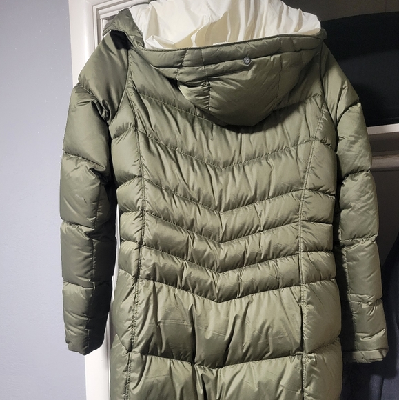 Mountain Hardware Puffer - Picture 2 of 5